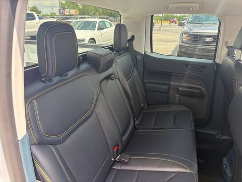 Used 2025 Ford Maverick Lobo AWD/4WD image 22