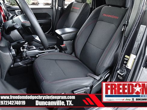 Used 2023 Jeep Gladiator Rubicon AWD/4WD image 13