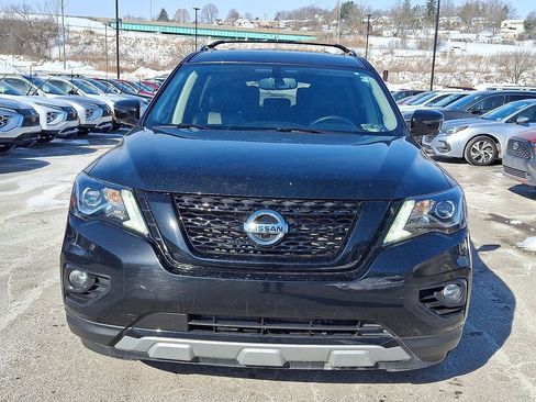 Used 2020 Nissan Pathfinder SL image 2