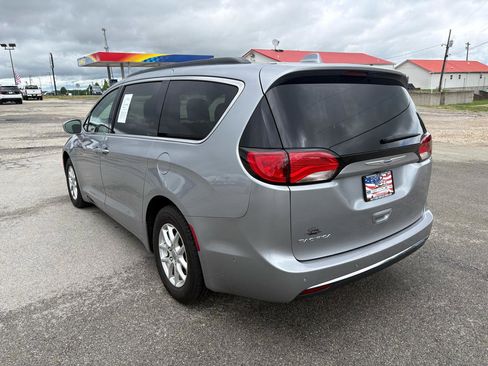 Used 2020 Chrysler Pacifica Touring w/ Advanced Safetytec Group FWD image 5
