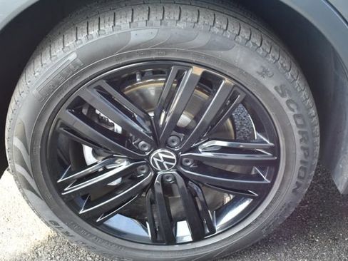 Used 2022 Volkswagen Tiguan SE R-Line FWD image 49