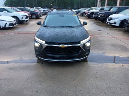 Used 2025 Chevrolet Trax LT w/ LT Convenience Package image 5