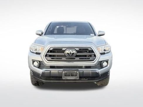 Used 2018 Toyota Tacoma SR5 image 13