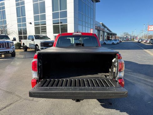 Used 2023 Toyota Tacoma TRD Sport image 28