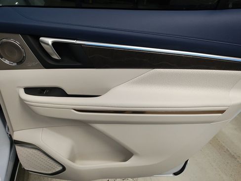 New 2026 Buick Enclave Avenir image 17