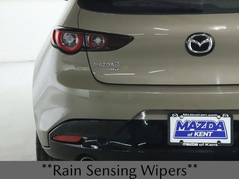 Certified 2025 MAZDA MAZDA3 Carbon image 18