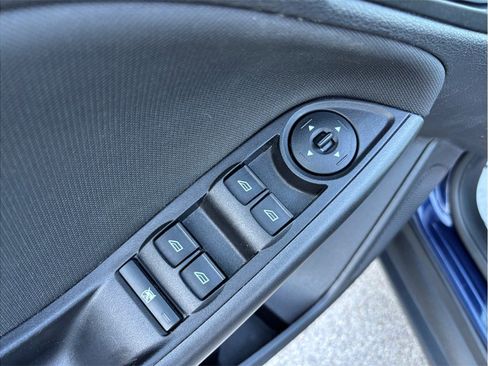 Used 2017 Ford Focus SEL image 17