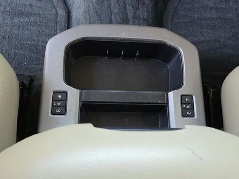 Used 2019 Toyota Sequoia Platinum image 13