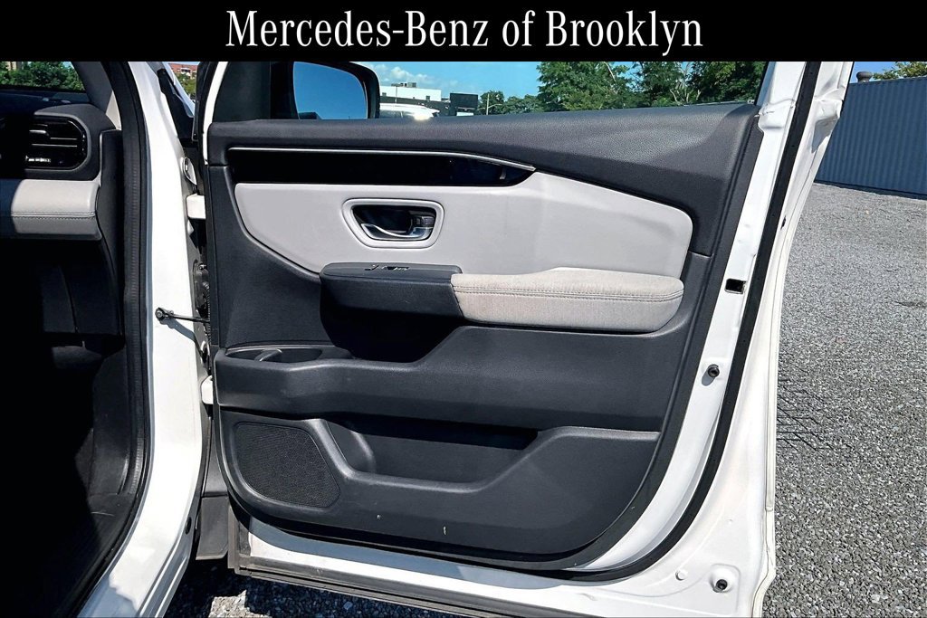 Used 2023 Honda Pilot LX image 22