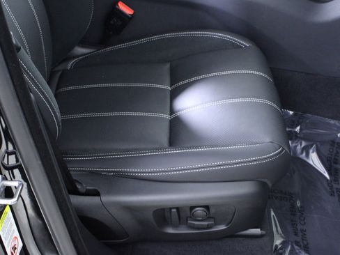 Used 2023 Land Rover Range Rover Velar R-Dynamic S image 16