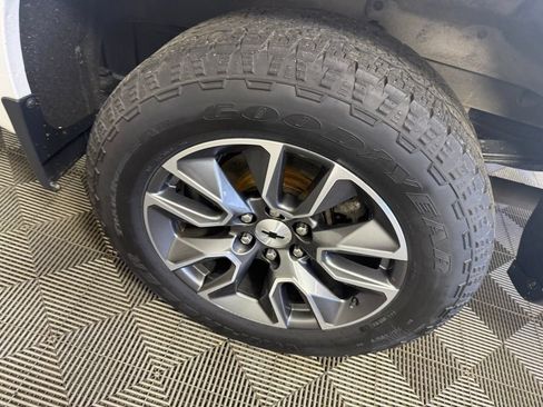 Used 2024 Chevrolet Silverado 1500 RST w/ Z71 Off-Road Package AWD/4WD image 11
