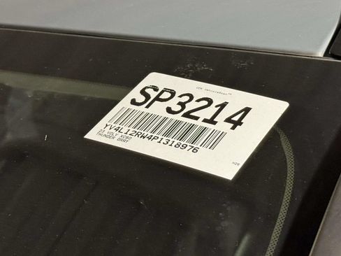 Used 2023 Volvo XC60 B5 Plus w/ Protection Package Premier AWD/4WD image 7