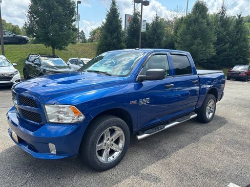 Used 2017 RAM 1500 Express AWD/4WD image 3