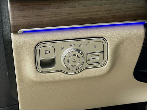 Used 2026 Mercedes-Benz GLS 450 4MATIC image 10