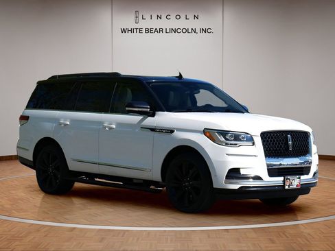 Used 2022 Lincoln Navigator Black Label AWD/4WD image 3