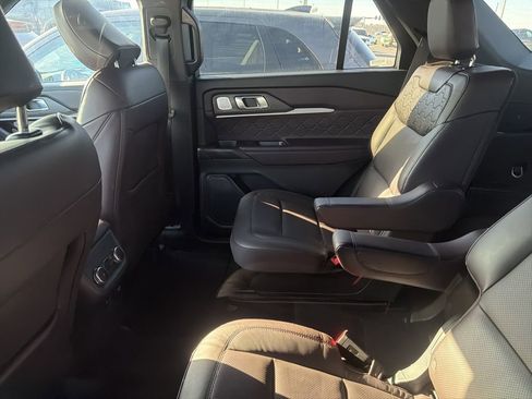 Used 2025 Ford Explorer Platinum w/ LUX Leather Package image 7