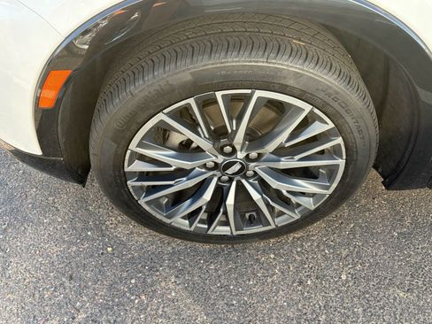 Used 2024 Cadillac XT4 Sport AWD/4WD image 5