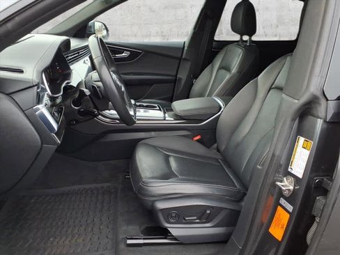 Used 2019 Audi Q8 Prestige w/ Year 1 Package image 4