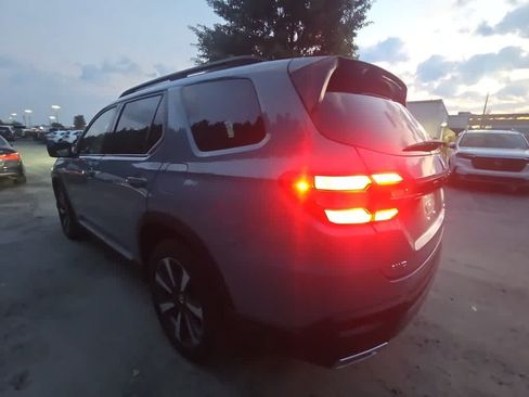 Used 2024 Honda Pilot Touring image 14