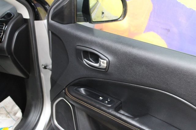 Used 2019 Jeep Compass Limited AWD/4WD image 11
