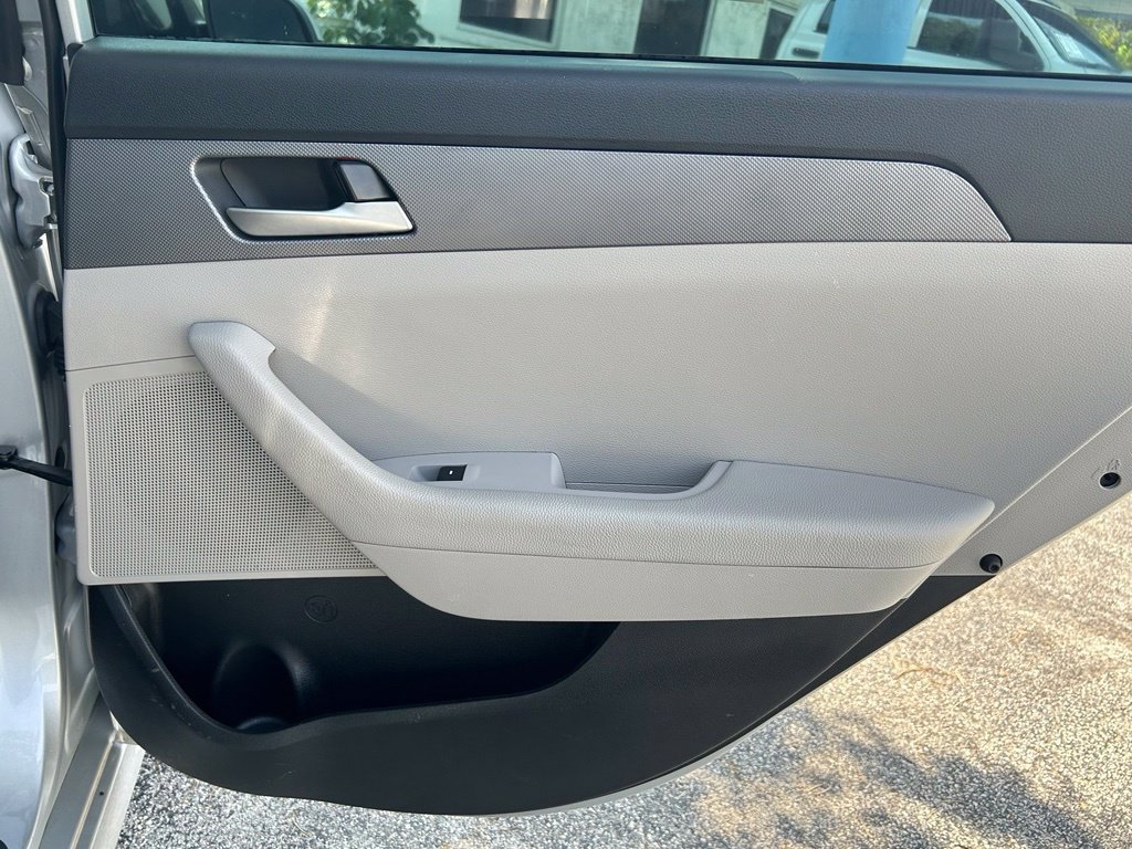 Used 2018 Hyundai Sonata SE FWD image 30