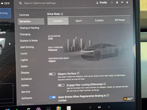Used 2024 Tesla Cybertruck AWD Crew Cab image 34