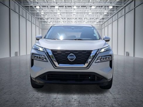 Used 2021 Nissan Rogue SV FWD image 2