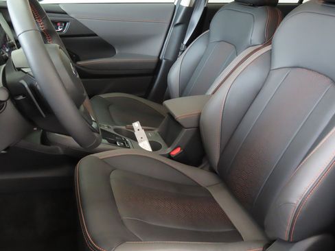 Certified 2025 Subaru Crosstrek 2.5i Limited w/ Crosstrek Mirror Package image 13