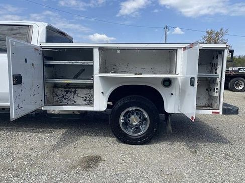 Used 2024 Chevrolet Silverado 3500 LT w/ Convenience Package image 51