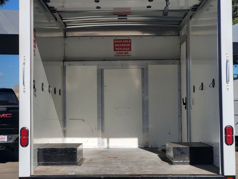 Used 2023 Ford Transit 350 DRW image 25