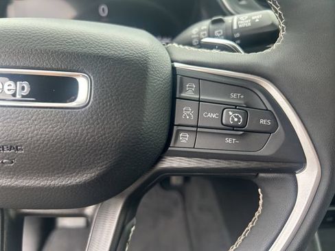 Used 2024 Jeep Grand Cherokee L Laredo AWD/4WD image 5