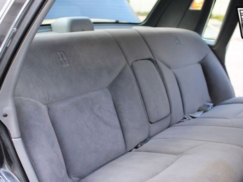 Used 1986 Lincoln Town Car image 13
