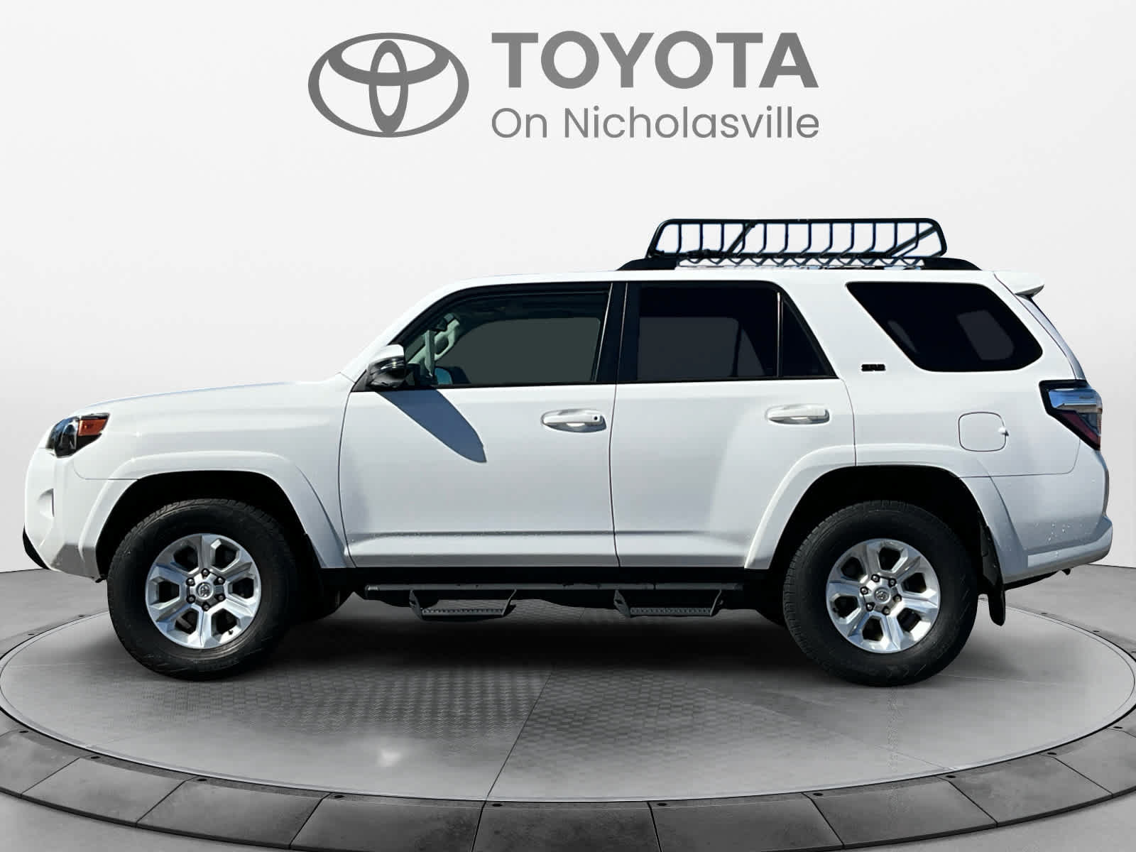 Used 2019 Toyota 4Runner SR5 Premium AWD/4WD image 2