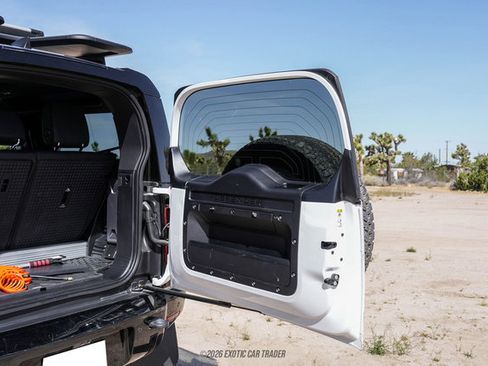 Used 2023 Land Rover Defender 90 X-Dynamic SE image 82