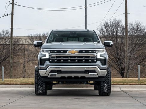 Used 2025 Chevrolet Silverado 1500 LTZ image 3