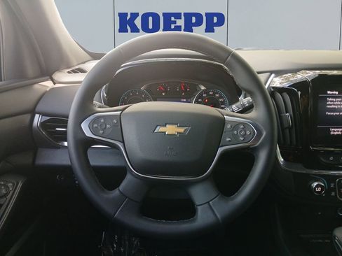 Used 2023 Chevrolet Traverse LT FWD image 13