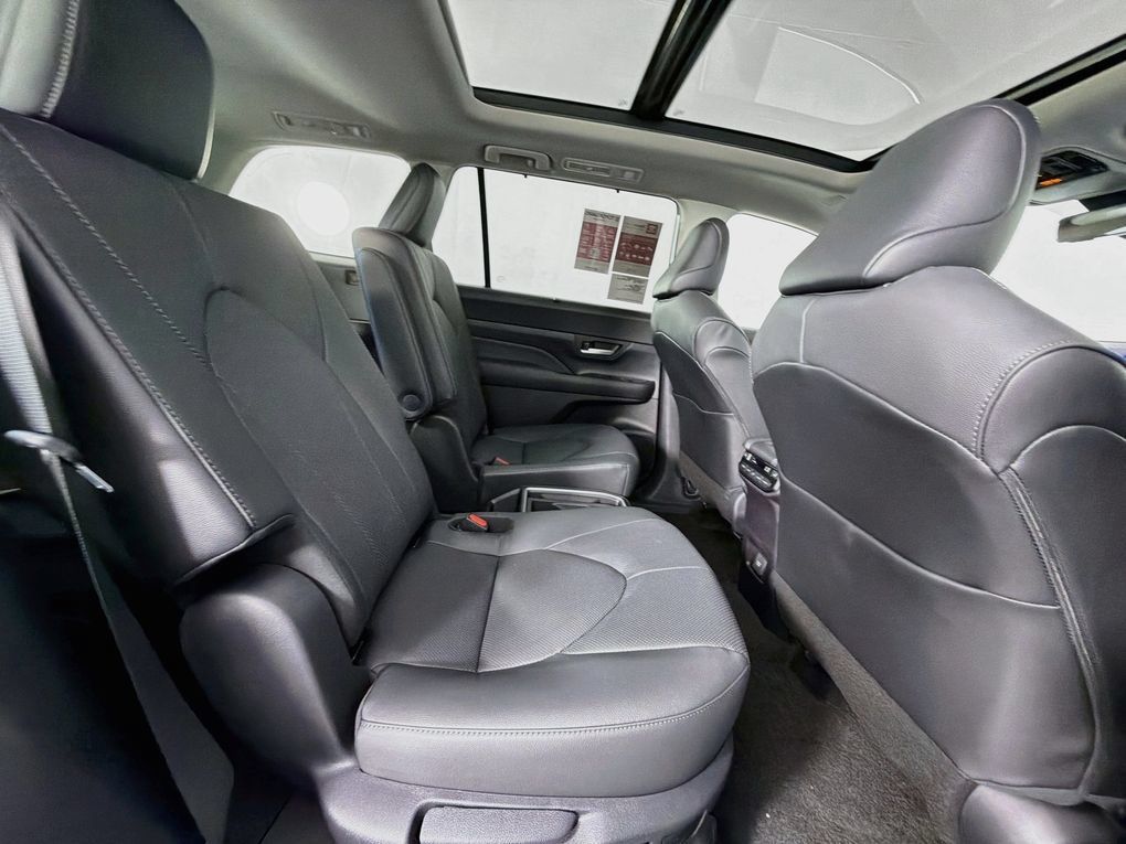 New 2026 Toyota Grand Highlander AWD Hybrid image 27