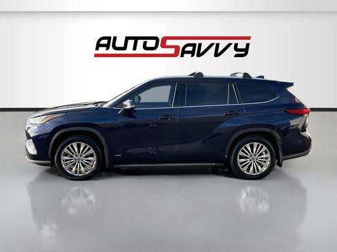 Used 2022 Toyota Highlander Platinum AWD/4WD image 4