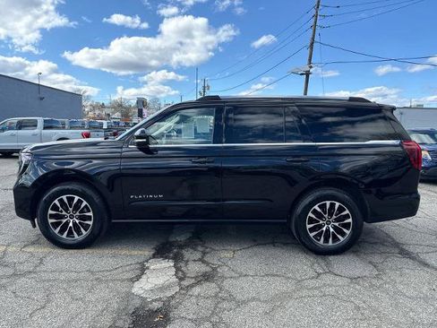 Certified 2025 Ford Expedition Platinum image 3