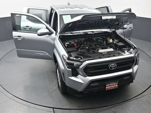 Used 2026 Toyota Tacoma SR5 AWD/4WD image 55
