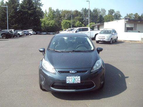 Used 2011 Ford Fiesta SE w/ 203A Rapid Spec Order Code FWD image 8