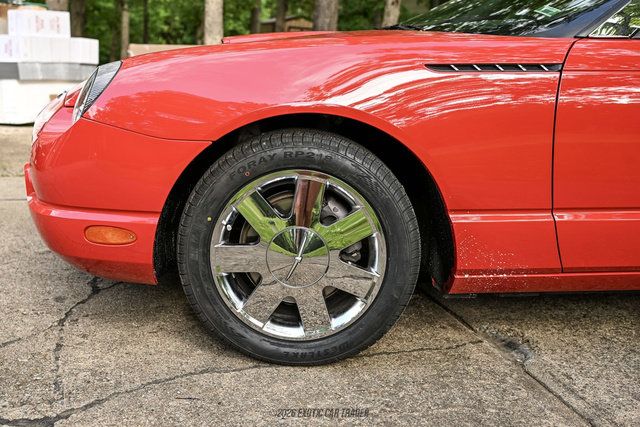 Used 2002 Ford Thunderbird RWD image 4