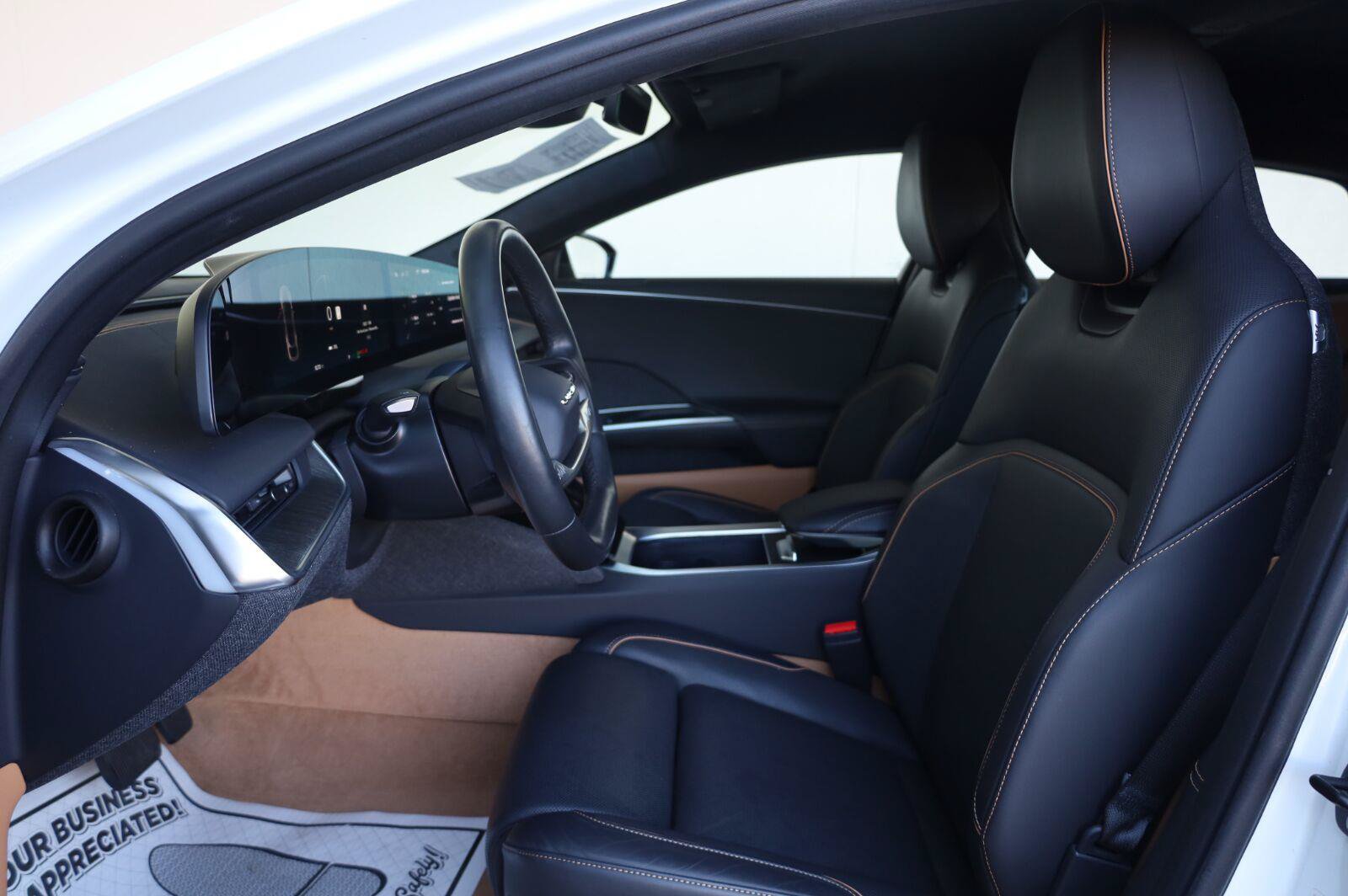 Used 2024 Lucid Air Touring AWD/4WD image 14