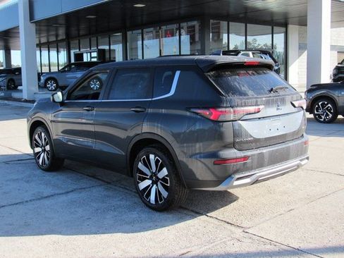 New 2025 Mitsubishi Outlander SE FWD image 5