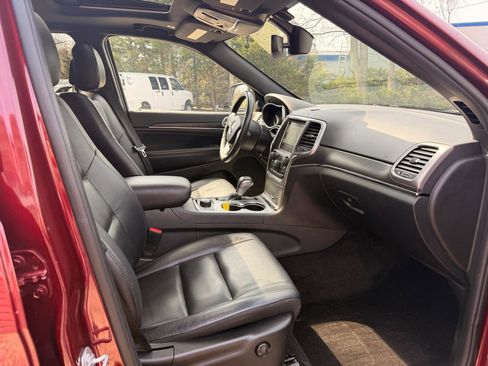 Used 2018 Jeep Grand Cherokee Limited image 29