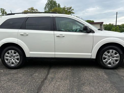 Used 2020 Dodge Journey SE FWD image 11