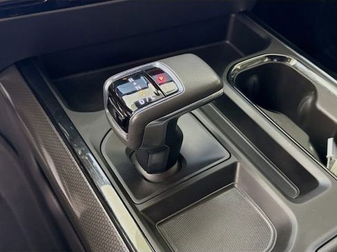 Used 2022 Chevrolet Silverado 1500 ZR2 image 17