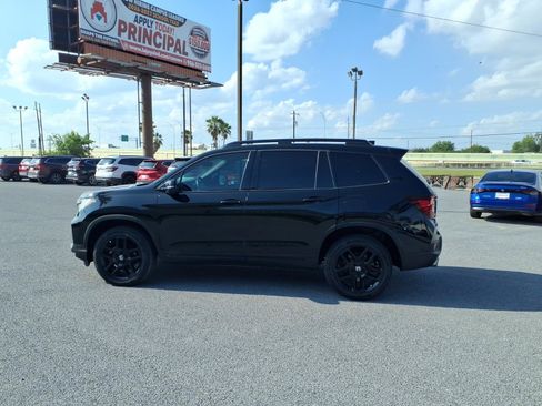 Used 2024 Honda Passport Black Edition image 4