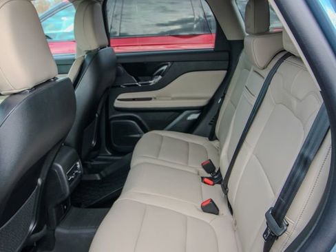 Used 2026 Lincoln Corsair Premiere image 8