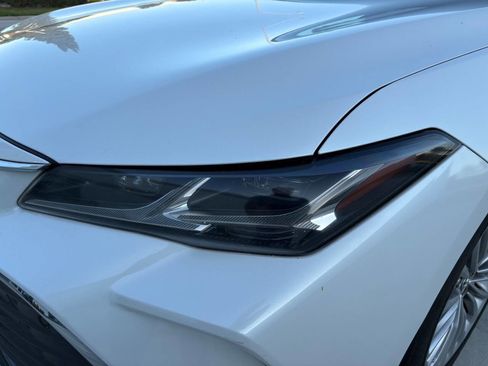 Used 2019 Toyota Avalon Limited w/ Advanced Safety Package FWD image 10